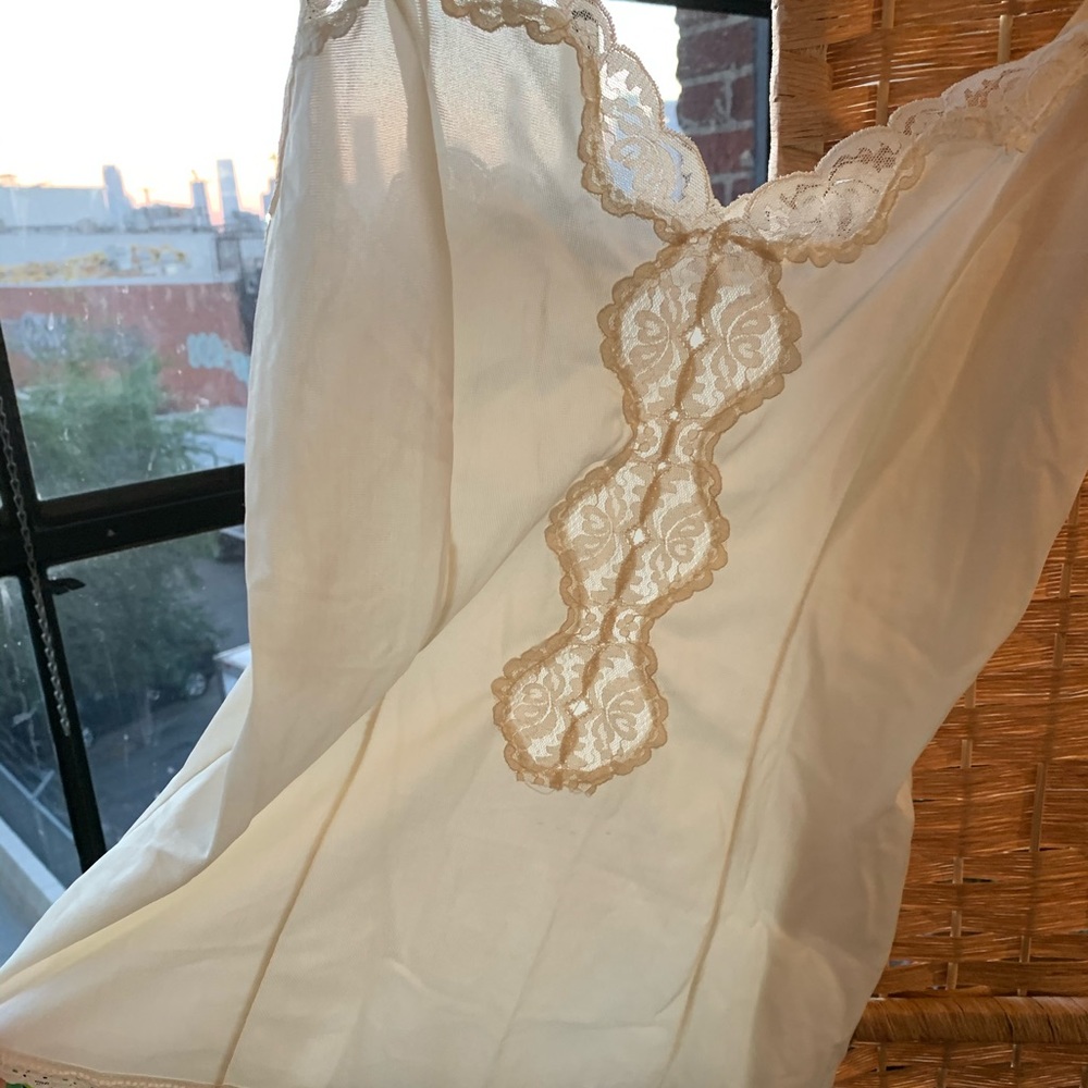 Vintage 60s 70s 80s babydoll lace cream cami - Picture 3 of 4